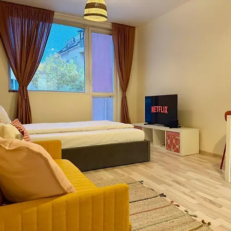 110 By Cosher Apartment *